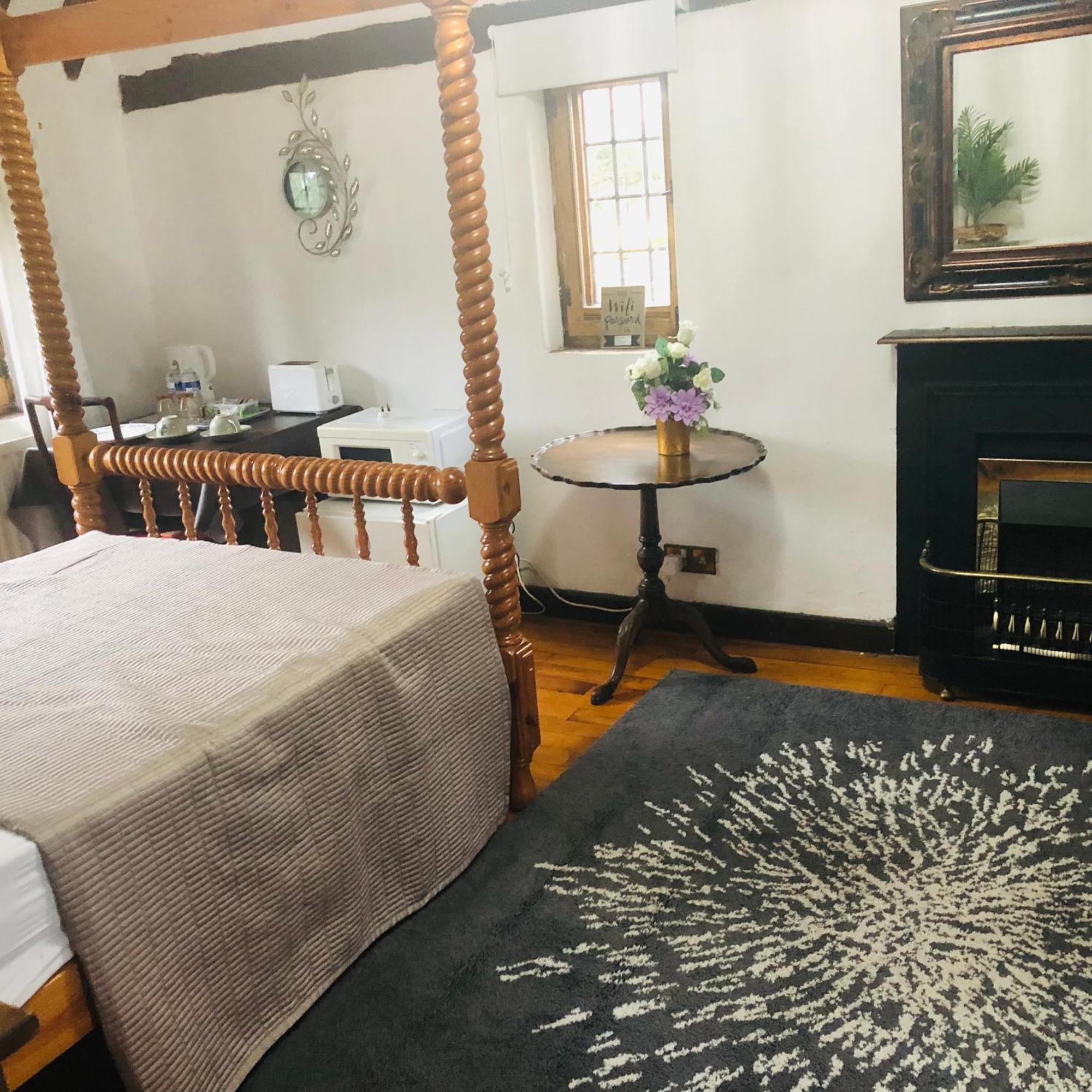 Tudor House - Double Room - En Suite Goff's Oak 外观 照片